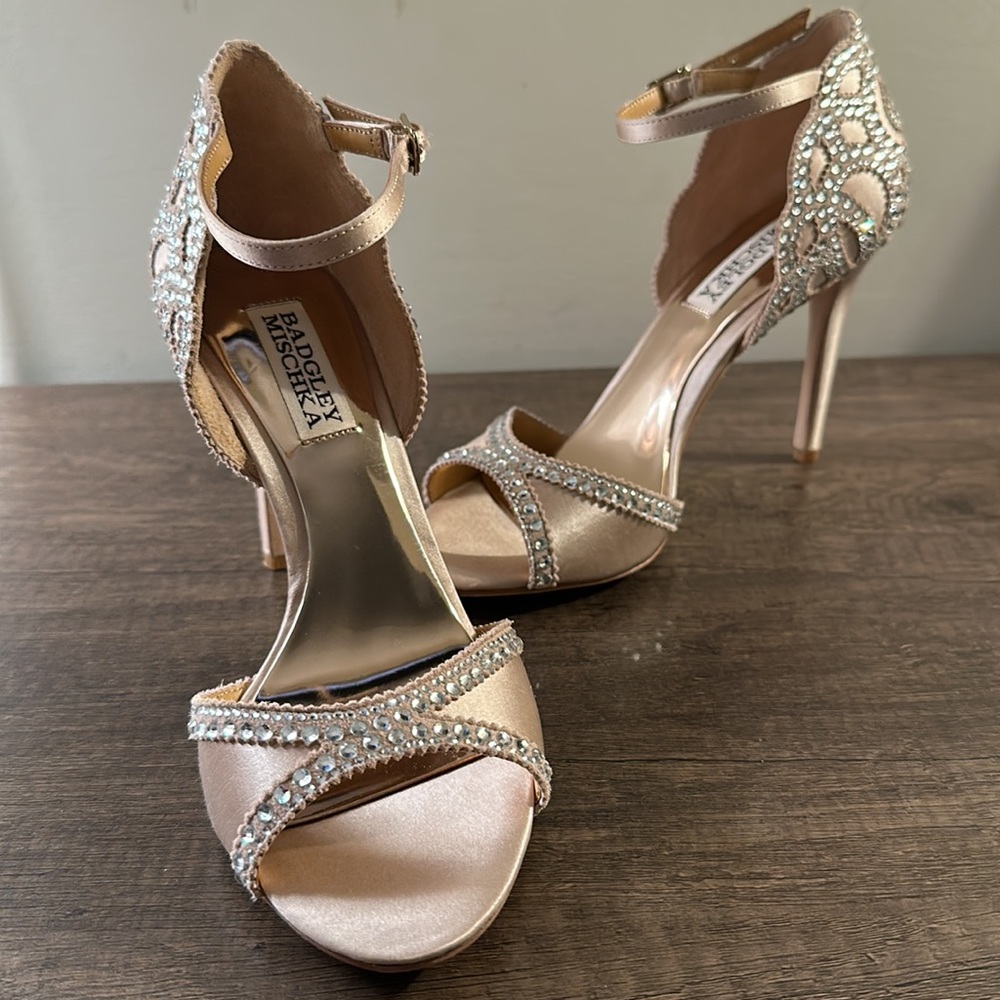 Elegant BADGLEY MISCHKA Roxy Sandals. - Picture 12 of 13